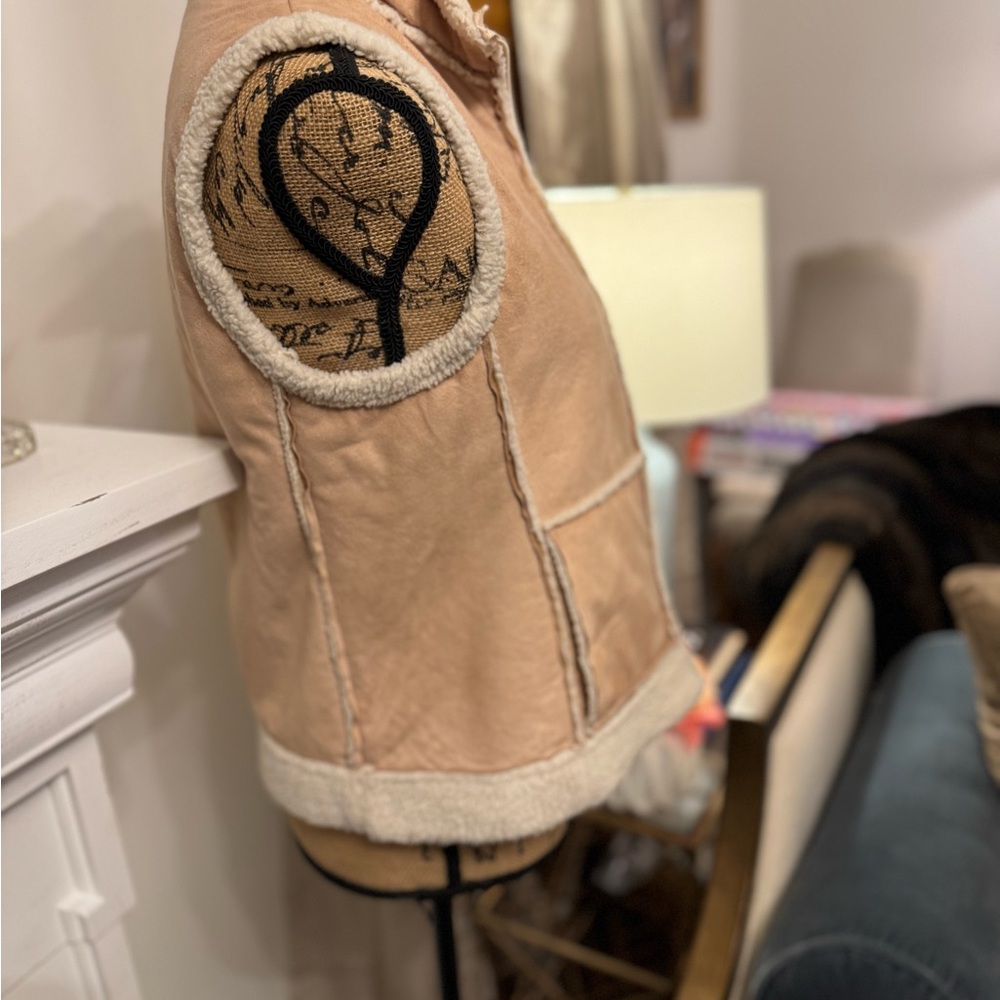 🤎🤍 Lululemon Beige Sherpa Jacket! Size S/P - Picture 9 of 11